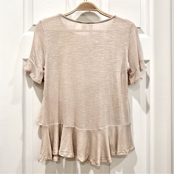 Francesca’s Beige Sand Ruffle Hem Tee Shirt T-Shirt - Picture 3 of 13